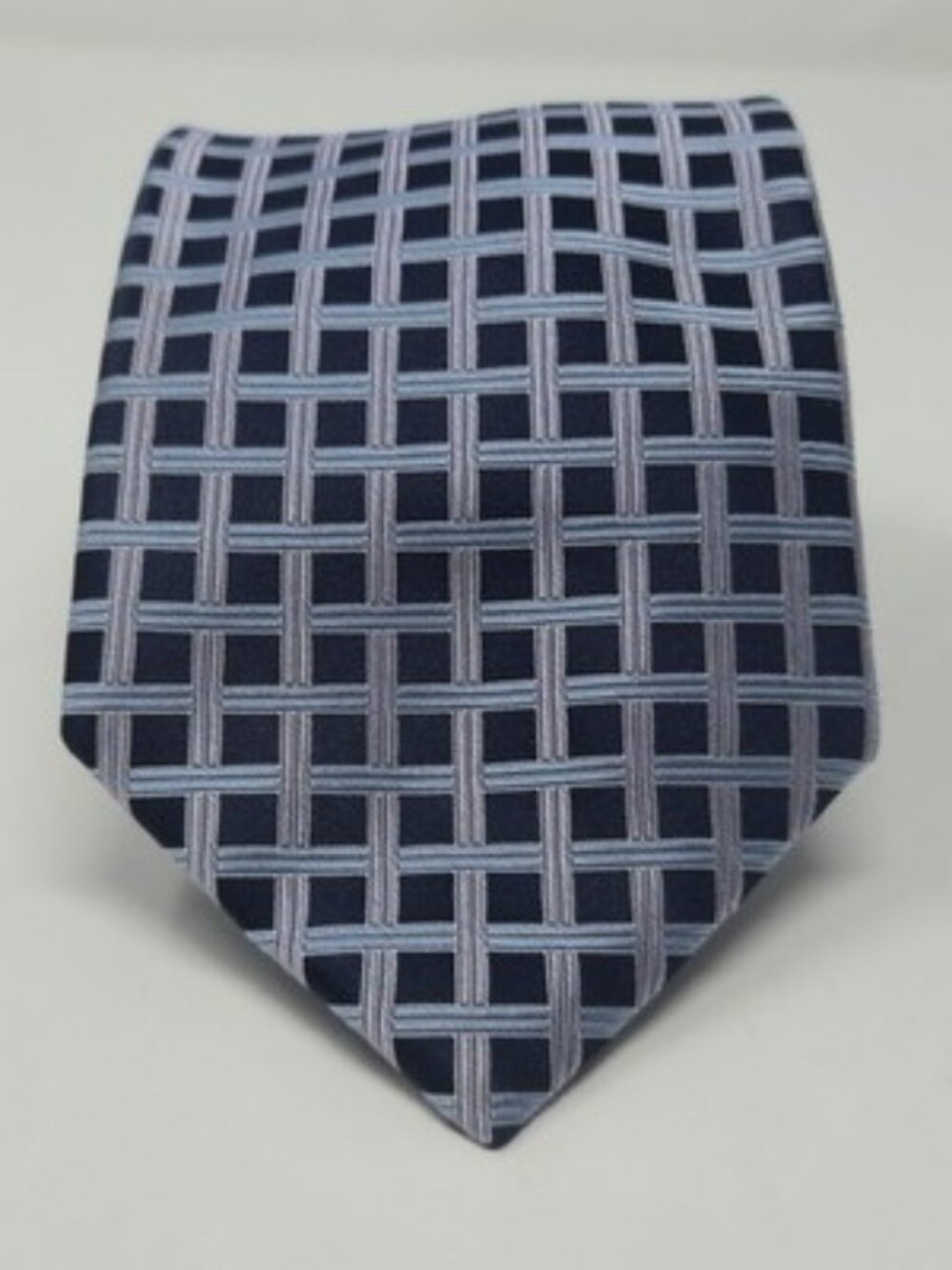 ​Vintage IZOD 100% Silk Tie Blue Grey Geometric Shannon Grid Pattern 3.5"
